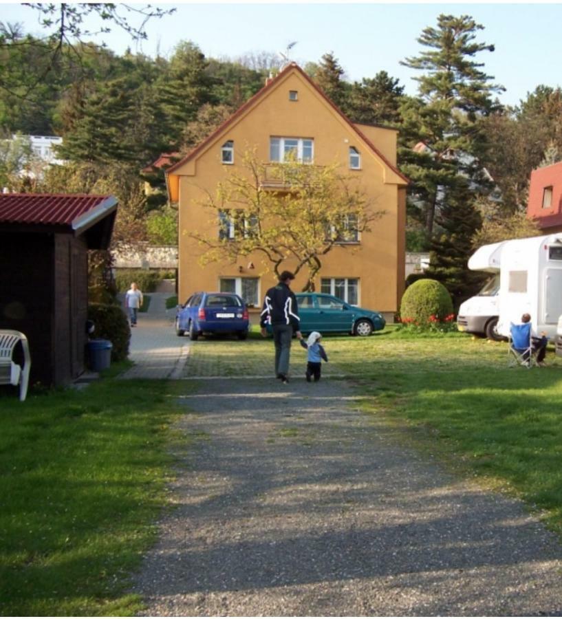 Apartment Trojska Prag Exterior foto